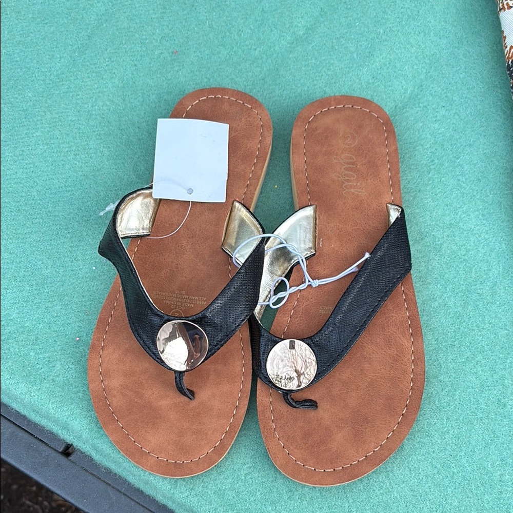 NWT Gigil Brown and Black Sandals with Gold Accents Thong Shoes Slip On Girls 2